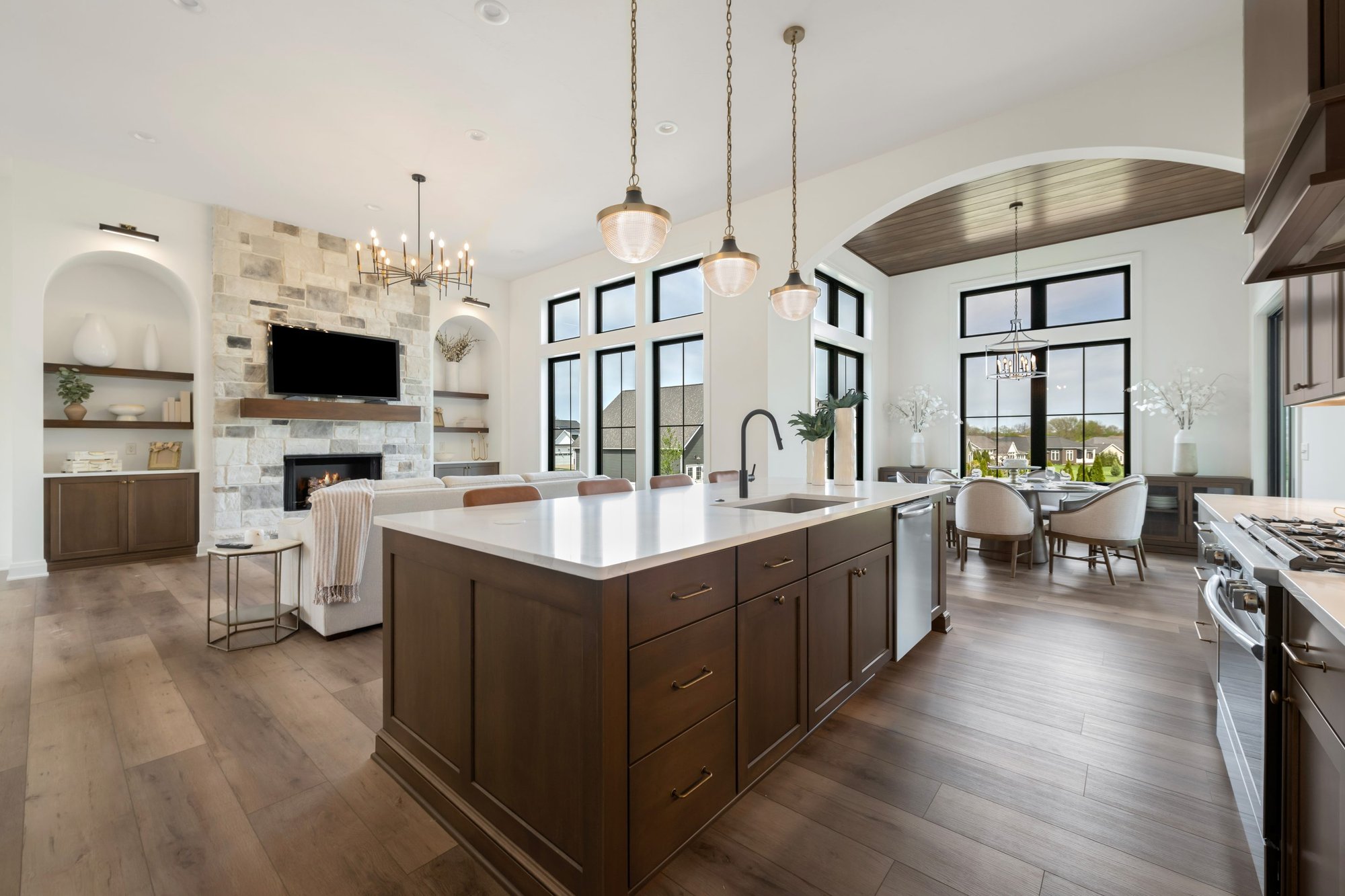 Kitchen-and-Fam-Room-scaled
